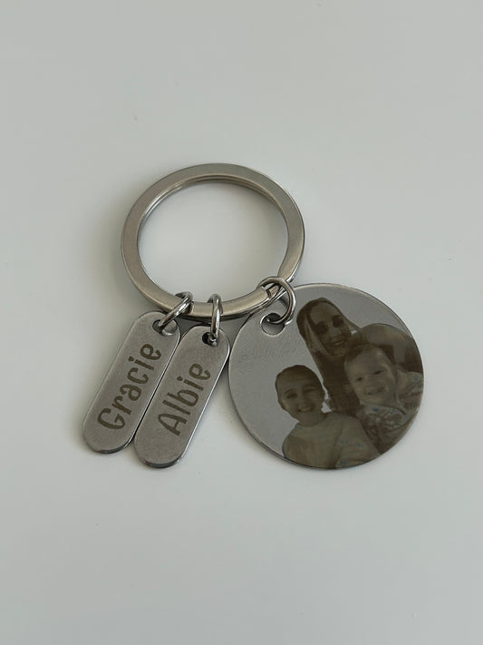 Engraved photo keyring, no tag.